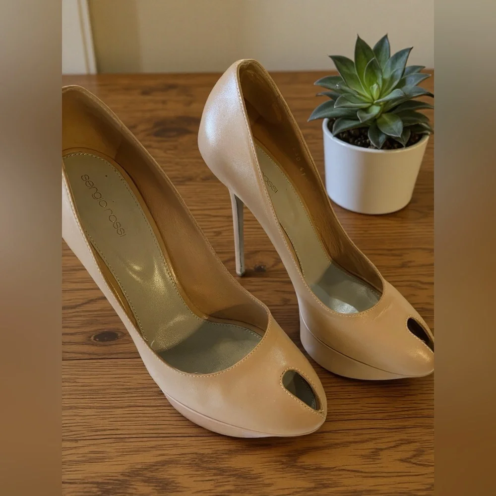 Sergio Rossi Taupe Neutral Peep Toe Platform High Heels